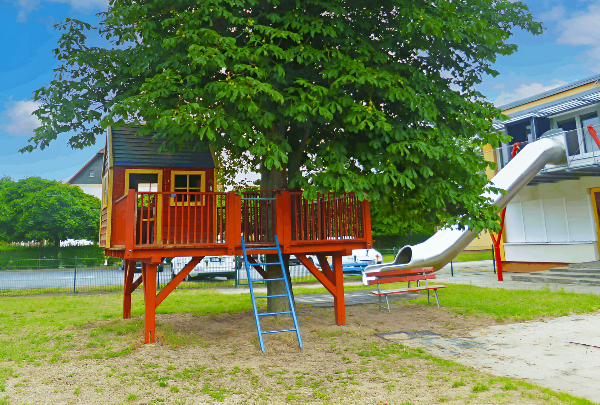 ILL Kita Sonnenschein Hof mit Spielplatz